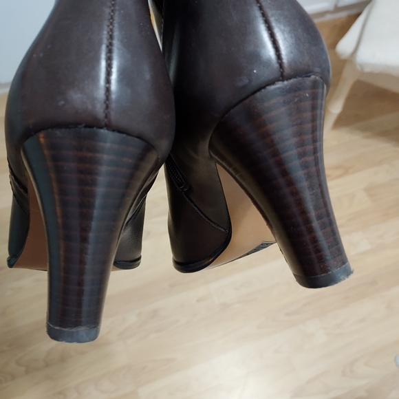 ETIENNE AIGNER Brown Buckle Heeled Boots - size 8 - Picture 5 of 9